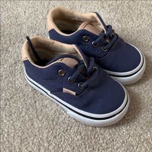 Size 4 baby vans